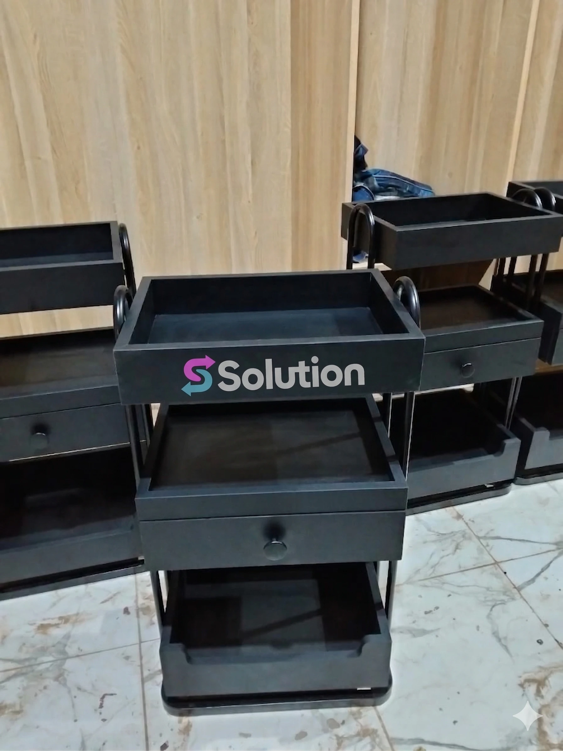 تروليات صبغ شعر وصالونات بالكويت